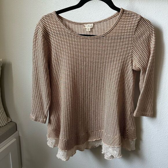 WOMENS TOP SIZE SMALL - Picture 1 of 4